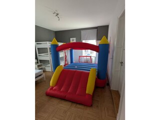 Hüpfburg EG