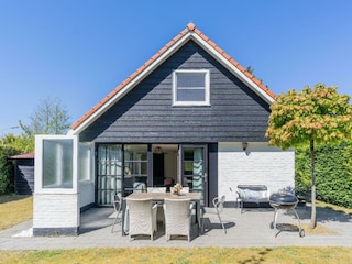 Das schöne Ferienhaus mit sonnigem Garten