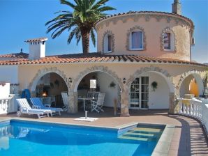 Vakantiehuis Casa Estrella met privézwembad en aanlegplaats voor een boot - Empuriabrava - image1