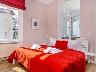 Das komfortable Doppelbett.