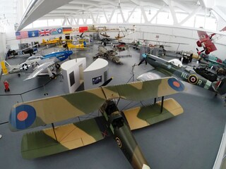 Flugzeugmuseum in direkter Umgebung