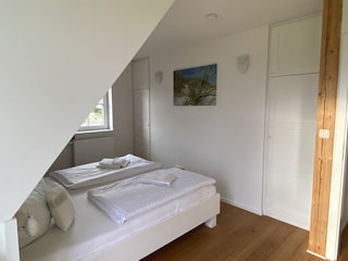 Schlafzimmer 1, unter Reet schläfst du besser ;)