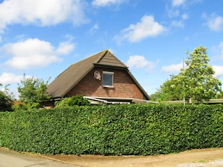 Der Blick von der Straße (uneinsehbares Grundstück)
