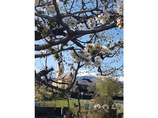 Kirche Unterhaus im Frühling