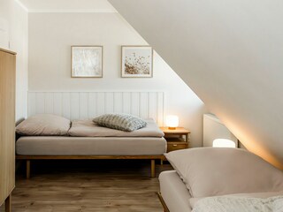 Schlafzimmer mit 2 Einzelbetten