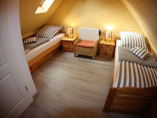 Galerie mit 2 x Einzelbett