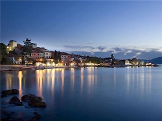 Holiday apartment Njivice Environment 16