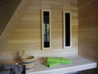 Kombinierte Infrarosauna / finnische Sauna im Saunahaus