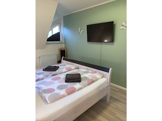 grünes SZ im 1.OG mit TV