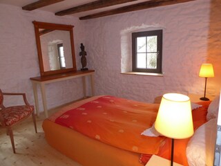 Schlafzimmer 1 Bett 1,40 mit Tempurauflage