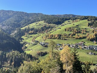 gegenüberliegende Talseite