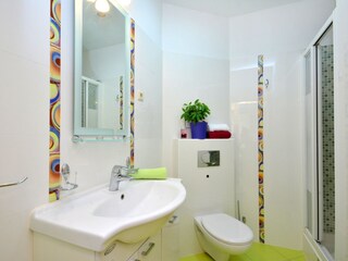 Badezimmer 2 - WC, Dusche