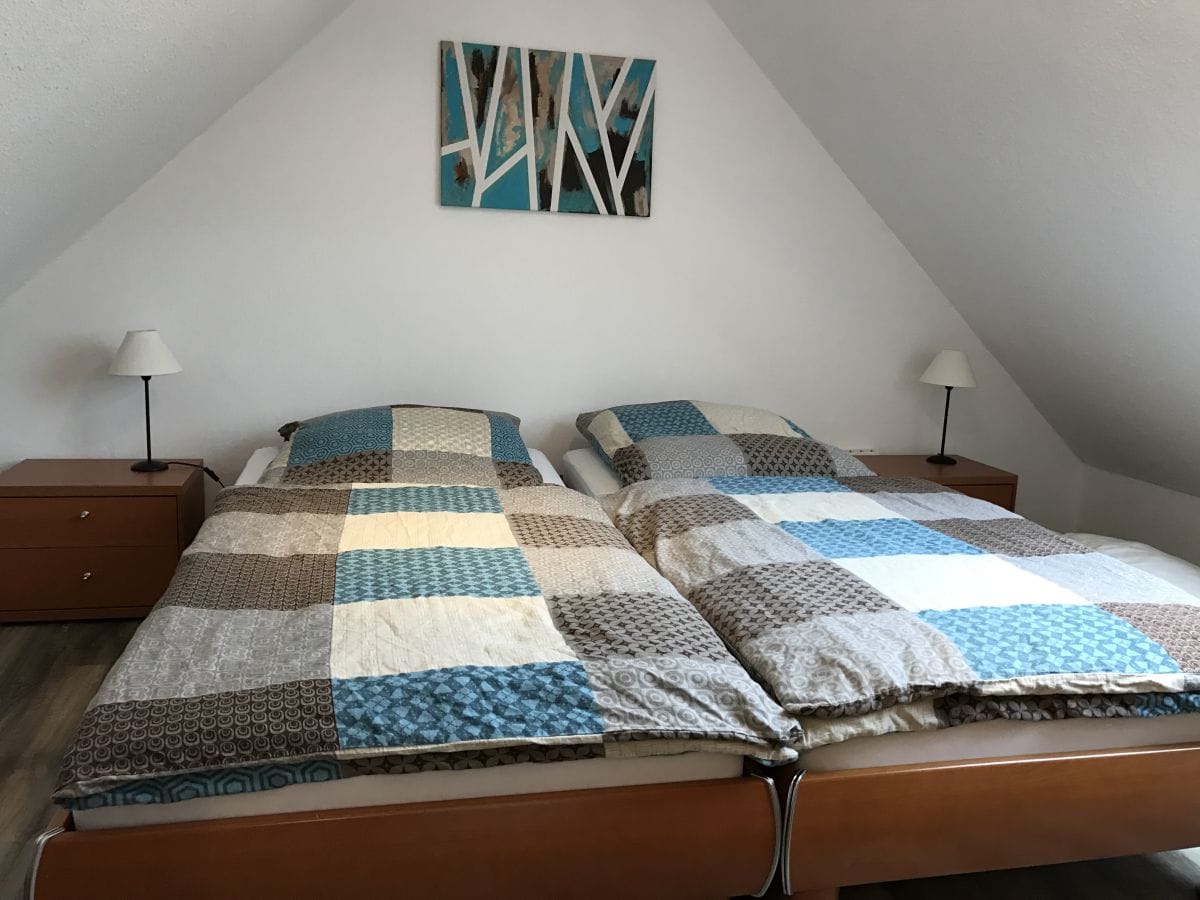 Schlafzimmer 2