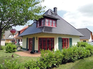 Ferienhaus Kaiserstrandhus - Glowe - image1