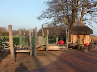 Spielplatz am See