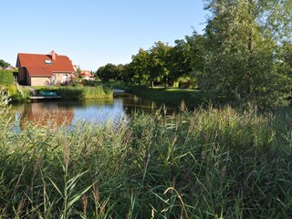 Gracht hinter dem Haus