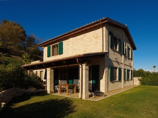 "Il Gufo" - Portico and lawn