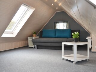 Spitzboden (zwei Seiten) mit 2. Fernseher