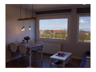 Esstisch im Wohnzimmer