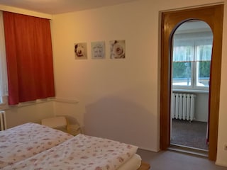 Schlafzimmer 1