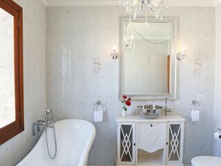 Bathroom with bathtub 1