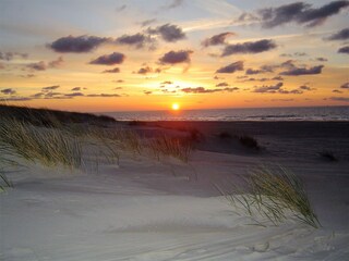 Sonnenuntergang am Loog-Strand