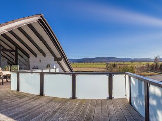 Terasse mit Blick auf die Berge