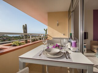 Loggia mit Ausblick zum Meer