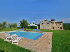 Villa in Torri met Uitzicht en Zwembad