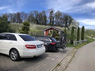 Parkplatz direkt neben dem Haus