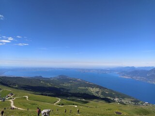 Aussicht vom nahen Monte Baldo auf den Gardasee