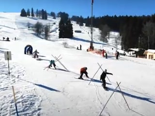 Im Skigebiet am Haus