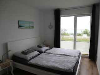 Schlafzimmer mit Blick auf die Schlei