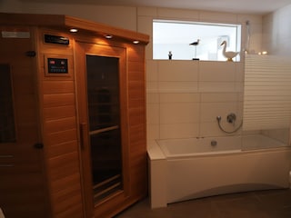 Whirlpool und Sauna