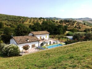 Erholsames Ferienhaus in Picciano mit Pool - Caparrone - image1