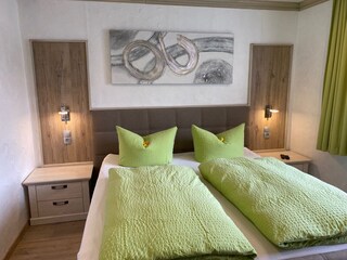 1.Schlafzimmer 2025-Boxspringbett,Kleiderschrank