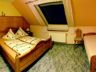 Doppelbettzimmer Nacht, +ein weiteres Bett für ein Kind