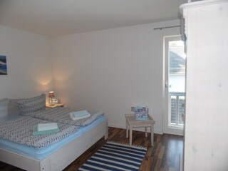 Schlafzimmer 1