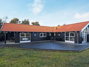 Holiday house 8 person holiday home in Hals - Hals - image1