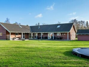 Vakantiehuis 18 persoons vakantie huis in Idestrup - Vaeggerlose - image1