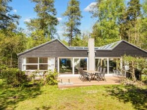 Holiday house 8 person holiday home in Glesborg - Fjellerup Beach - image1