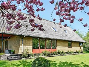 4 Personen Ferienhaus in Nexø-By Traum