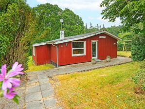 Holiday house 6 person holiday home in Allingåbro - Fjellerup Beach - image1