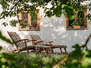 Liegewiese vor dem Ferienhaus
