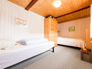 Schlafzimmer 2