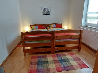 Schlafzimmer 2