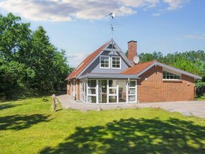 10 Personen Ferienhaus in Glesborg - Fjellerup Strand - image1