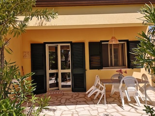 Holiday home in the bungalow park directly by the sea