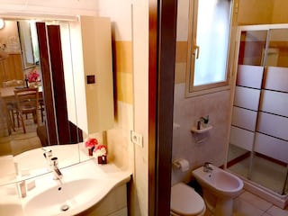 Bungalow Marina di Modica Badkamer 31