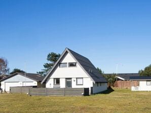 8 Personen Ferienhaus in Glesborg - Fjellerup Strand - image1